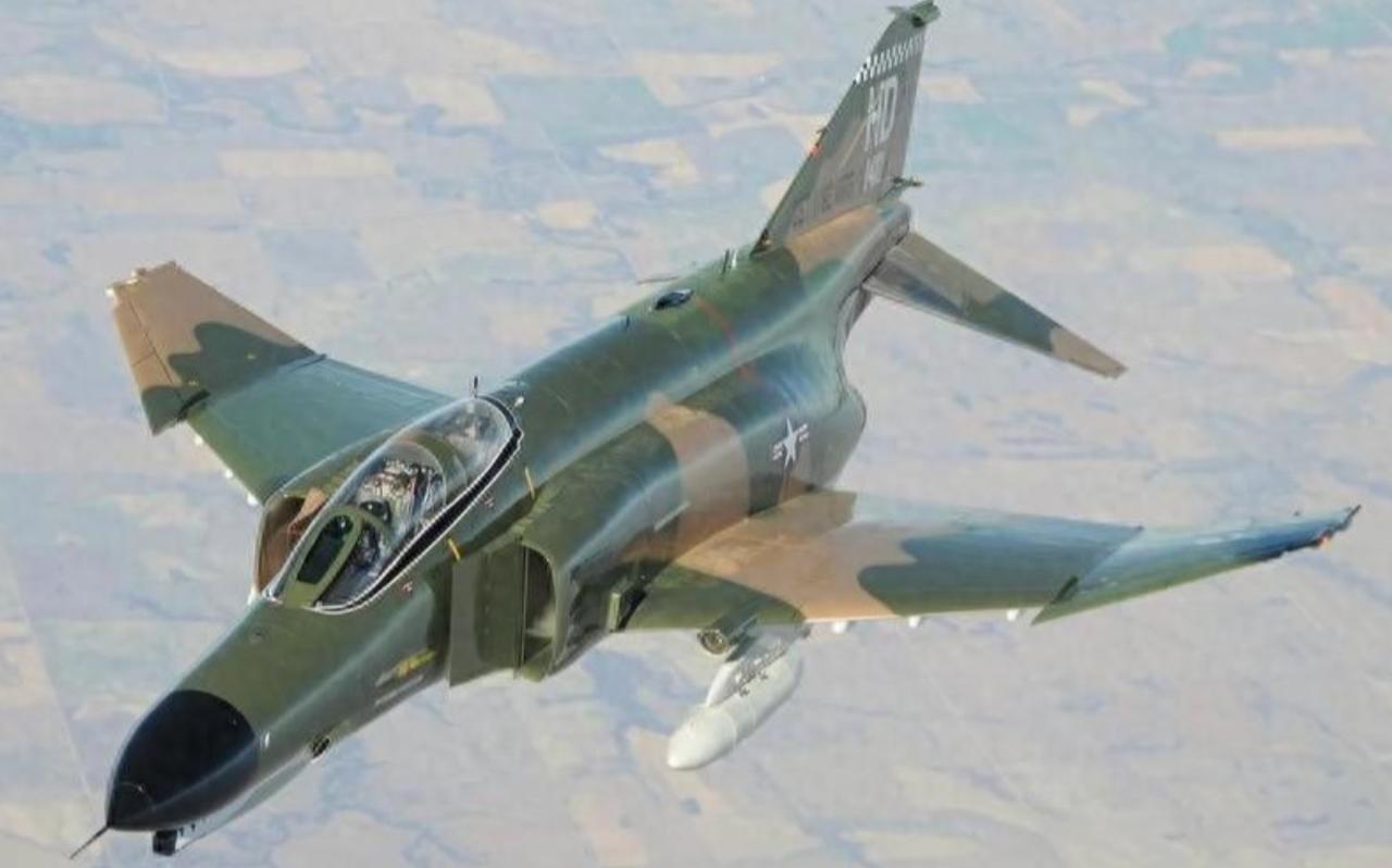 意义在哪呢？让别人在自己国家飞机随便飞，随便炸，一点防空应对都没有！

霍尔木兹