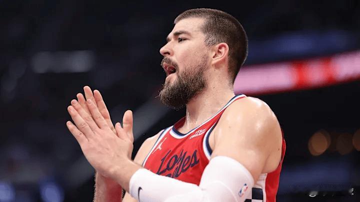 快船最新伤病状况：小卡无碍，祖巴茨每日观察，博格丹进展顺利！

今天中午，快船将