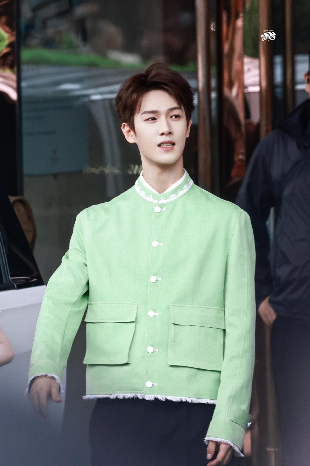 李昀锐撤回一个追击李昀锐秒撤跑男经典名场面！李昀锐意气风发主动出击，撞见多人包围