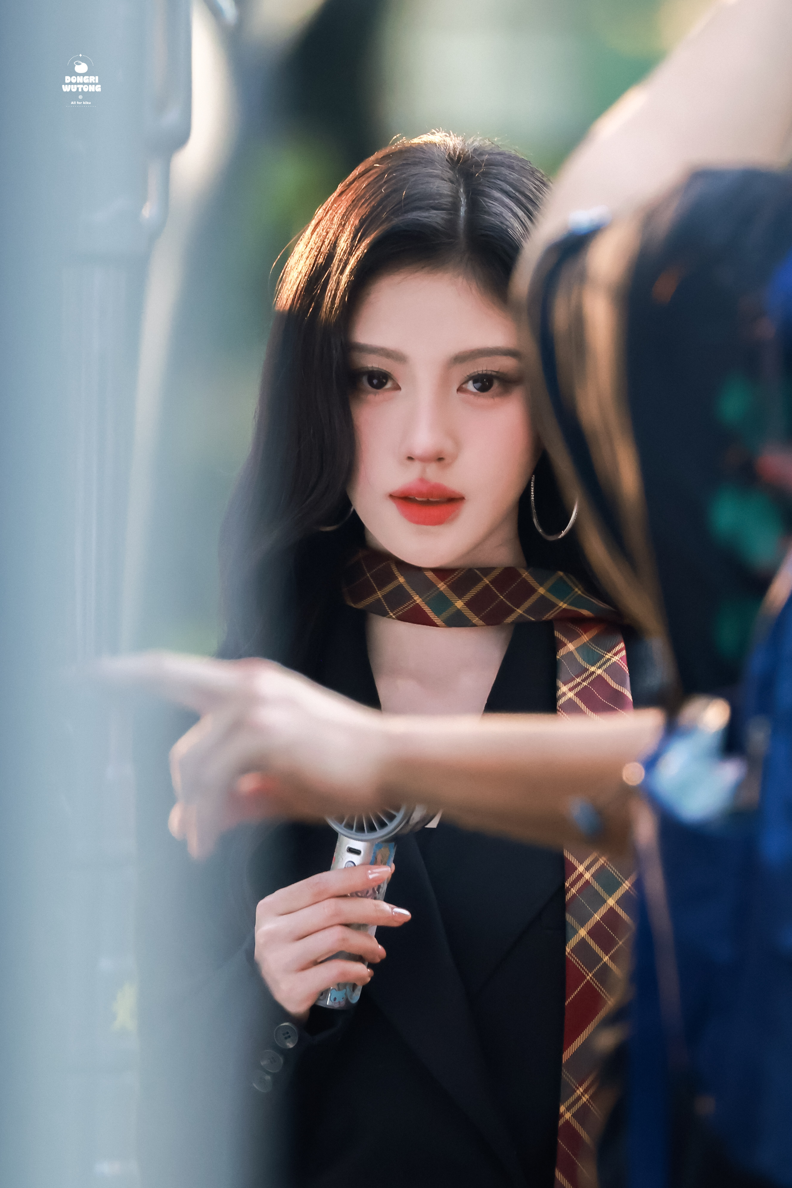 鞠婧祎苏绿夏鞠婧祎万花世界 我们影后！好帅吧 ​​​