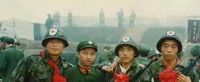 1986年，一个战士要上211高地，临行前，军长亲自给他敬茅台酒，师长则把自己的
