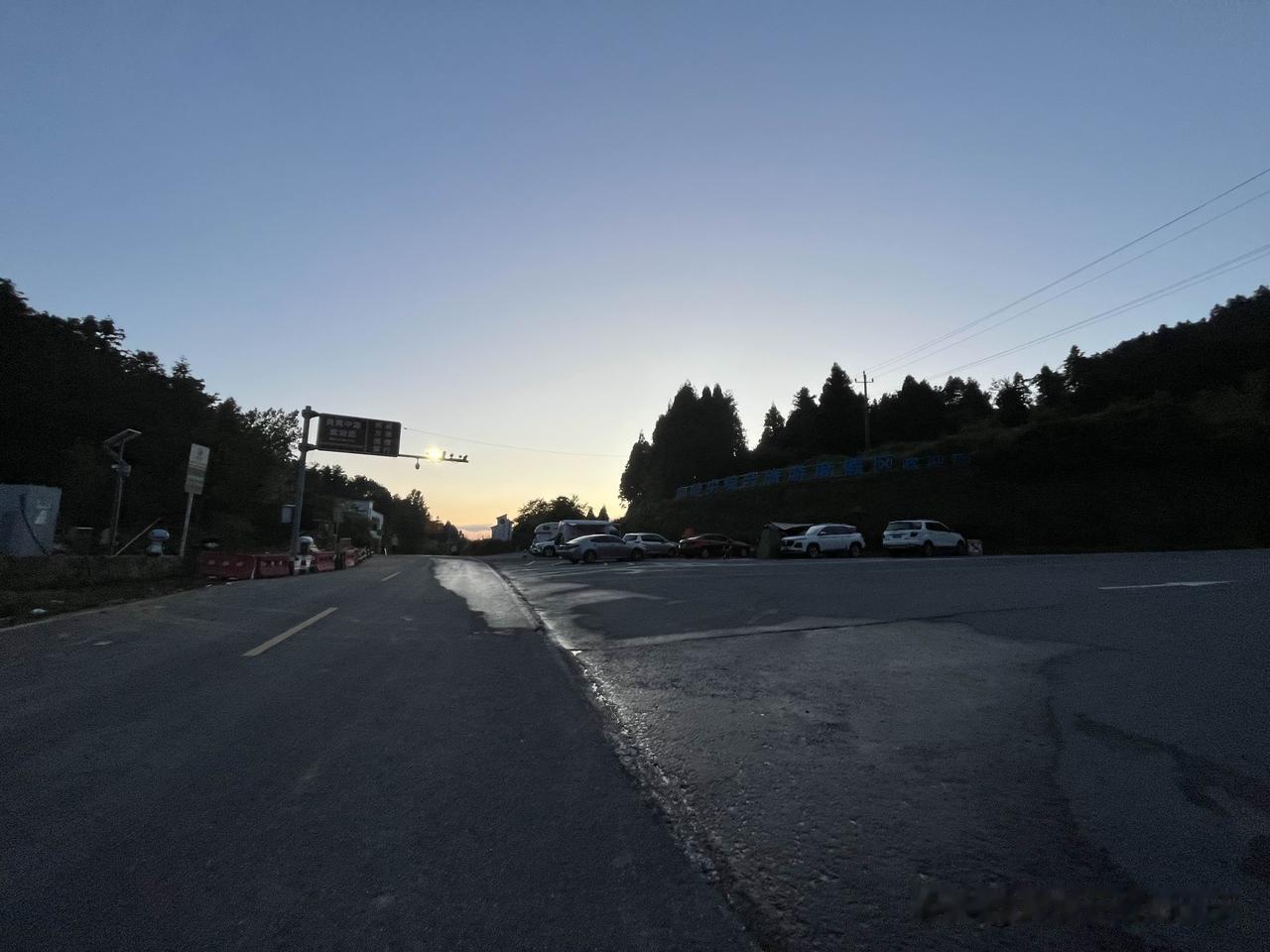 逃离南昌热浪，白沙坪才是夏日理想归宿

南昌盛夏动辄三十五六度，闷热得让人喘不过