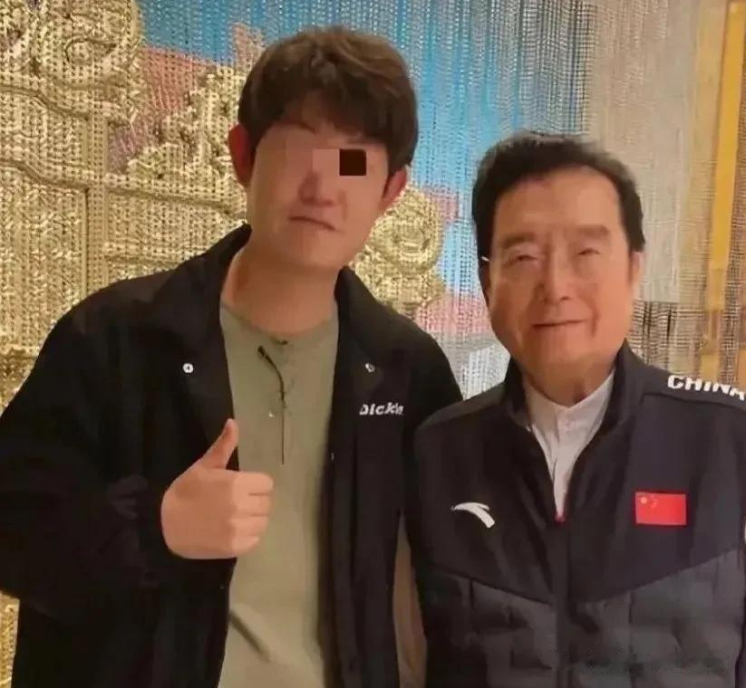李天一刑满释放，让这个荣誉满墙的家庭重新团聚了，入狱一晃10年过去了，李天一似乎