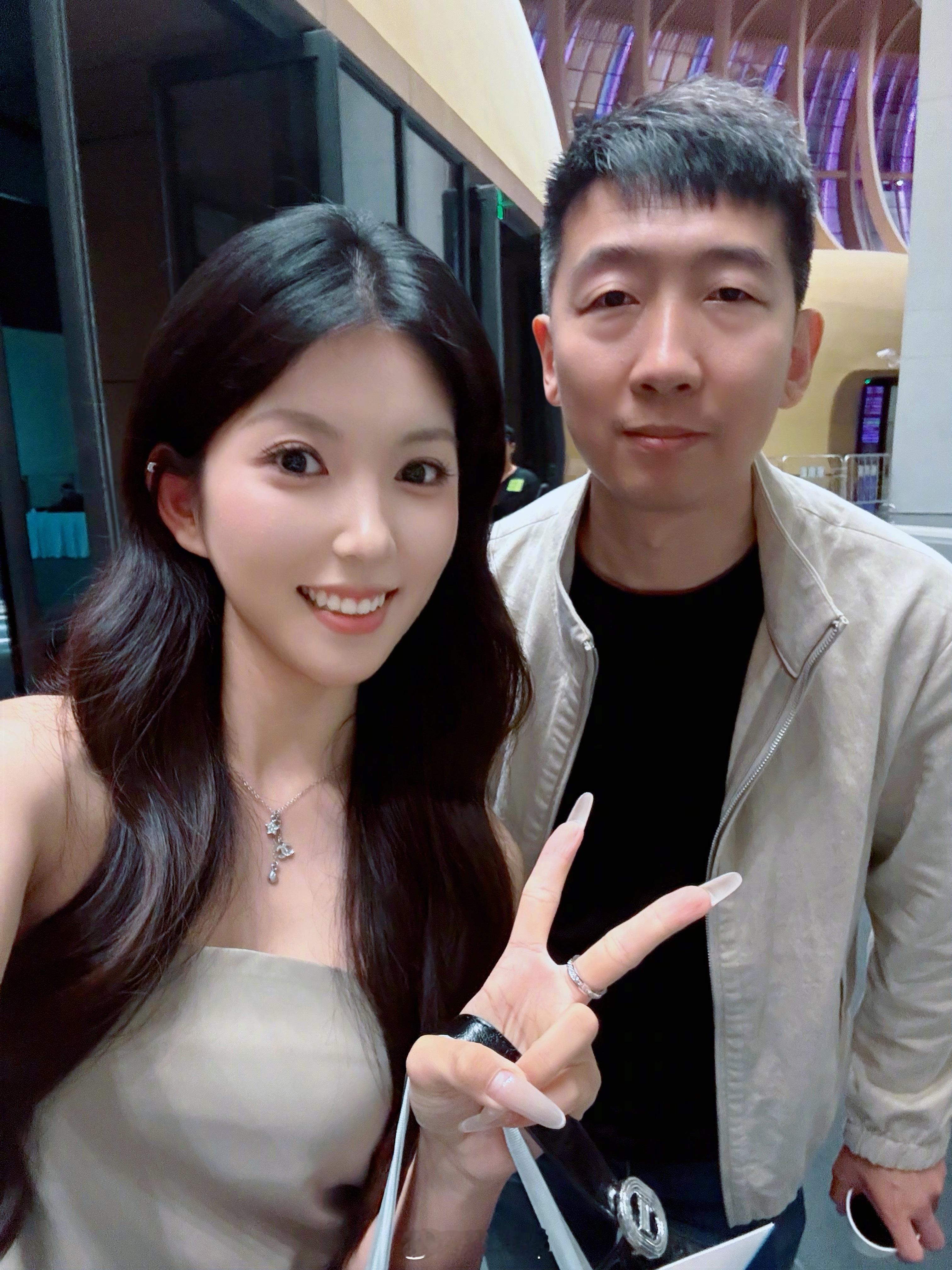 哎呀哎呀，和网友见面超级开心！ 