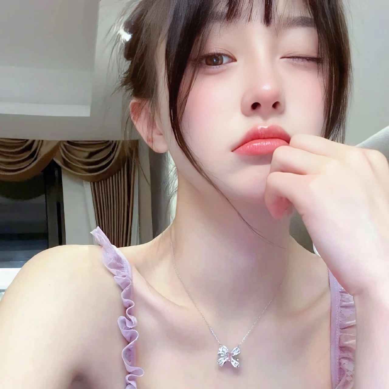 𝑾𝒆𝑪𝒉𝒂𝒕｜甜系清新真人女头｜夏日氛围感人像｜元气日常抓拍｜温柔治