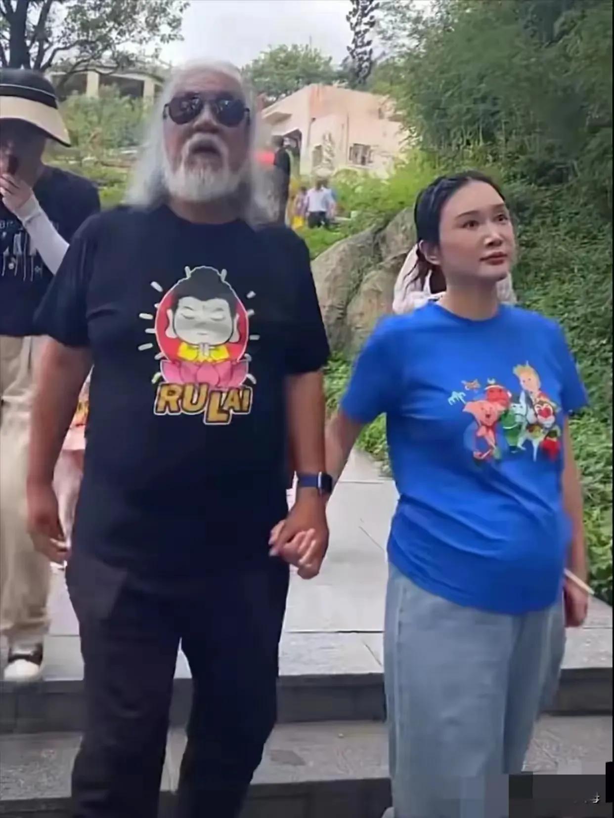 你可以不祝福这对夫妻，但不能不承认他们为多生孩子做出的贡献。杜星霖的身体是真好，