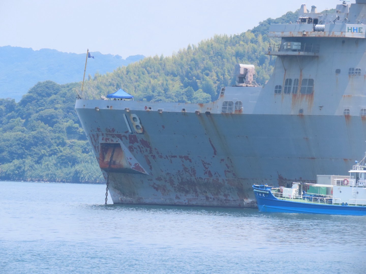 飞扬军事 2026年8月3日，美国海军新奥尔良号两栖船坞运输舰在完成7个月的海上
