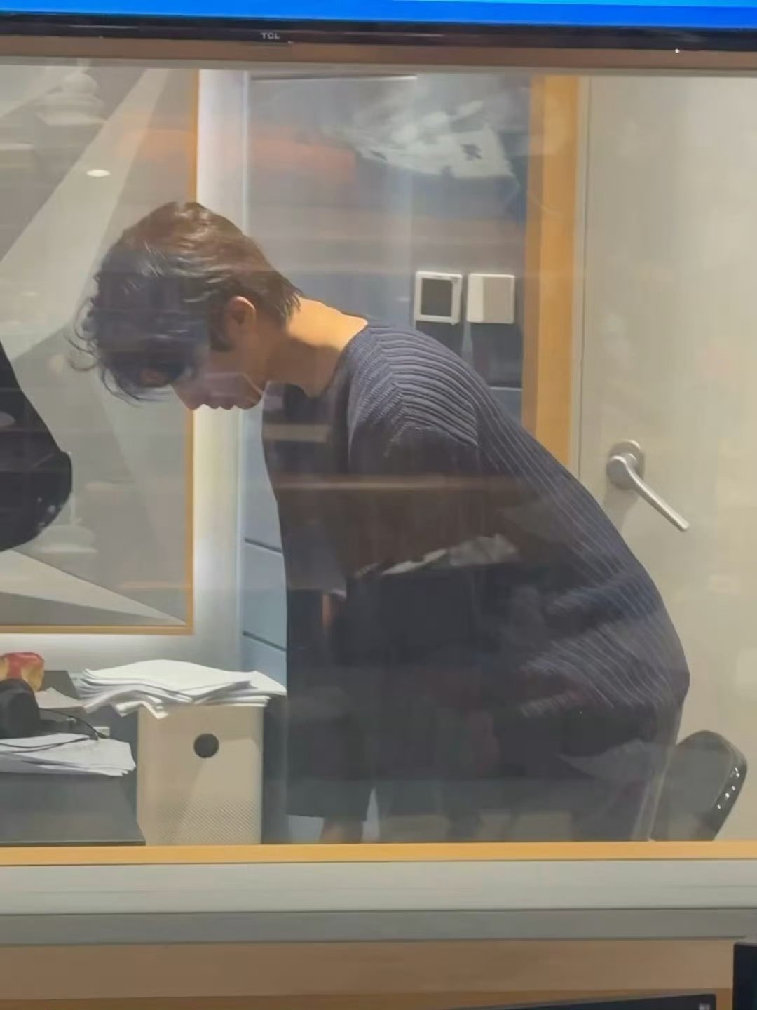 宋威龙春春春春春宋威龙的春日六宫格送达！每一张都帅得很认真，这颜值太上头了！宋威