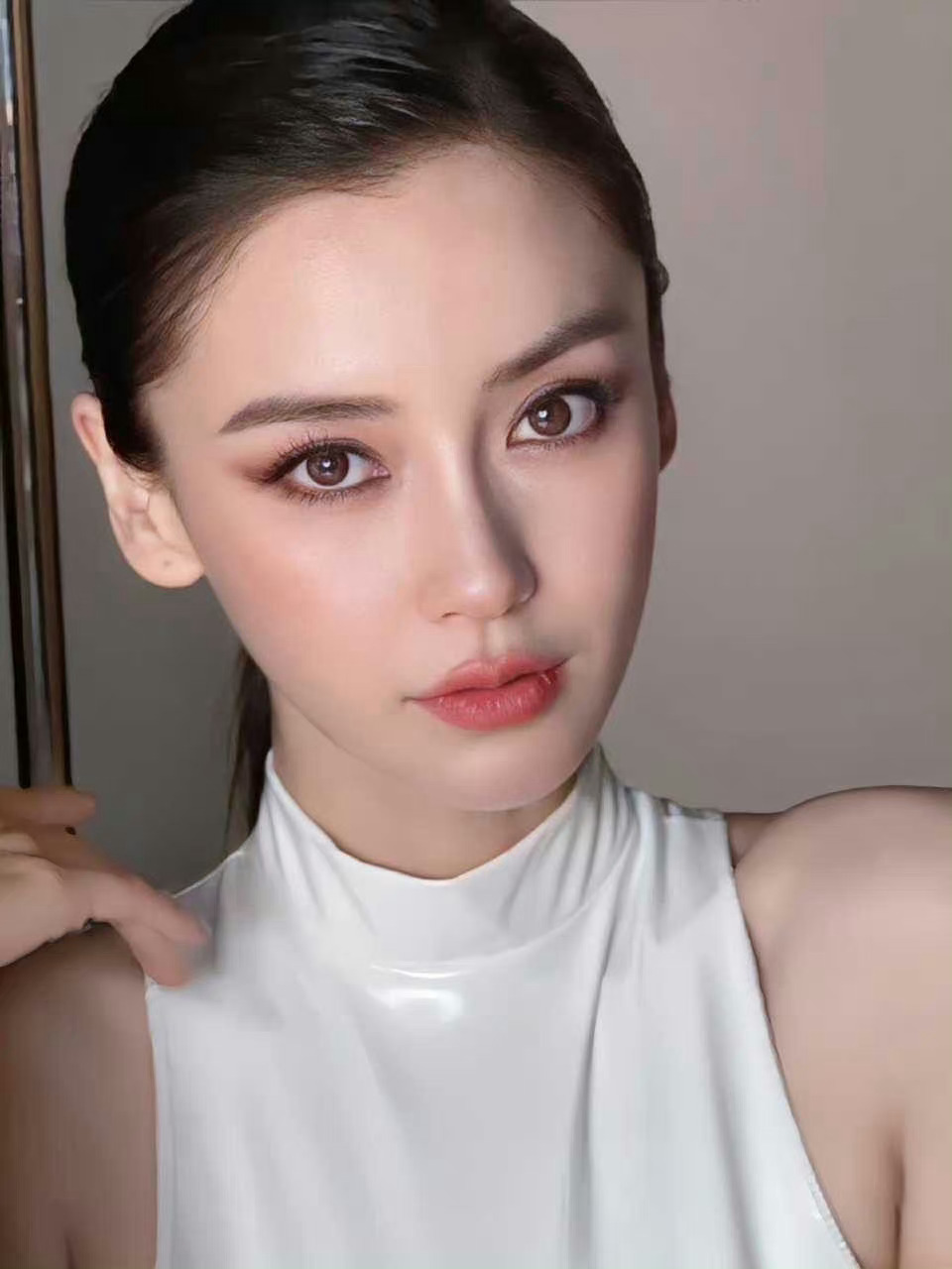 杨颖[心][心]卡姿兰大眼盯 ​​​