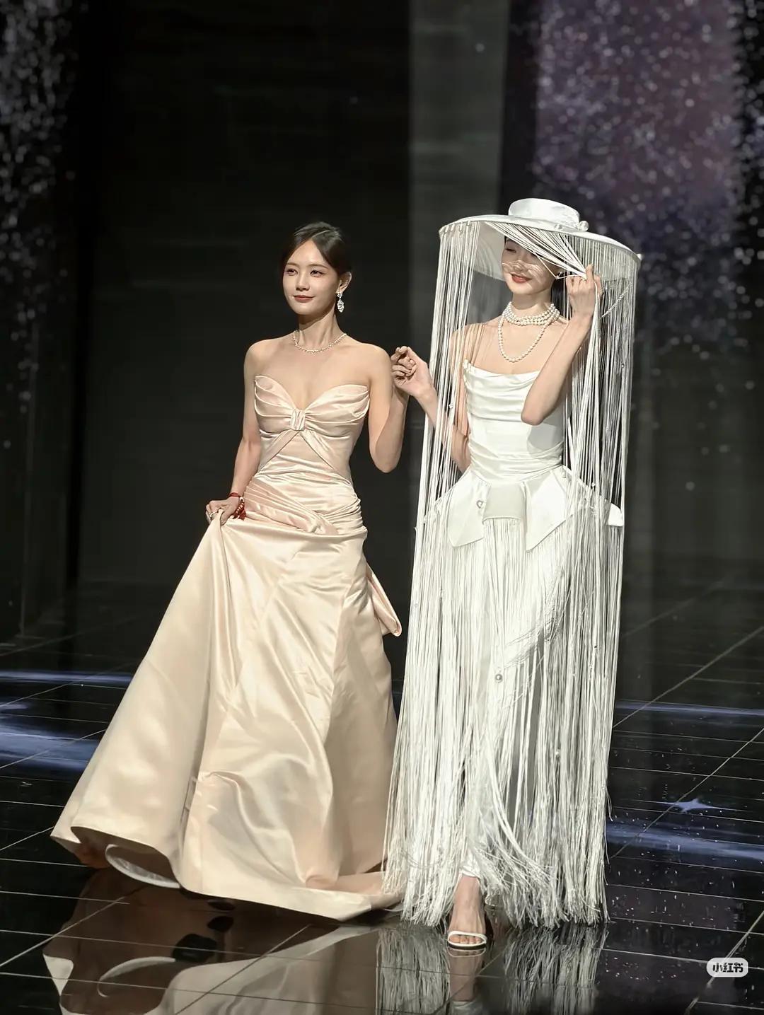 李一桐和张艺凡这造型都美出了天际啊 