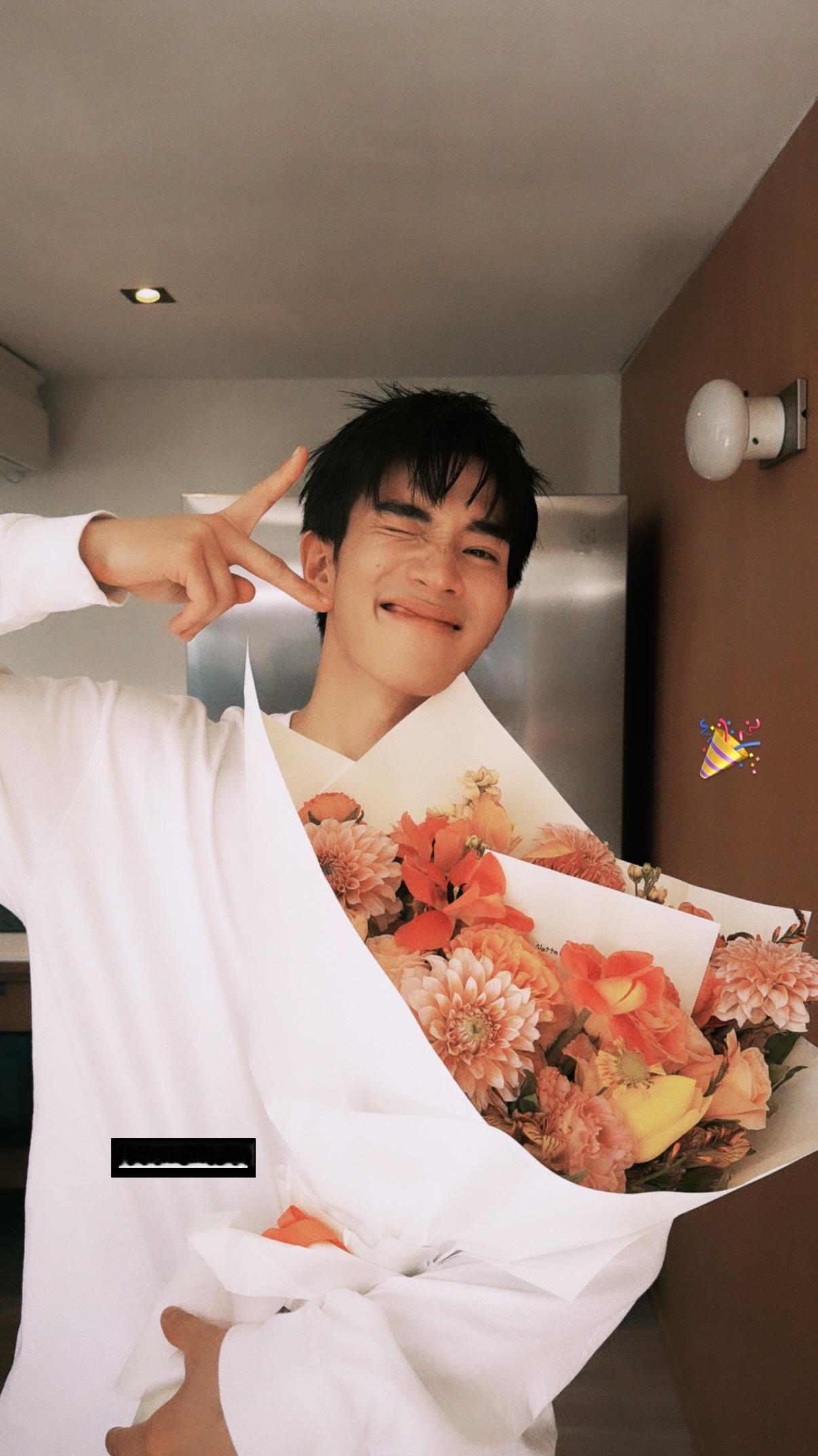 萌✌🏻૮ ྀི> ᴗ• 𑁬 