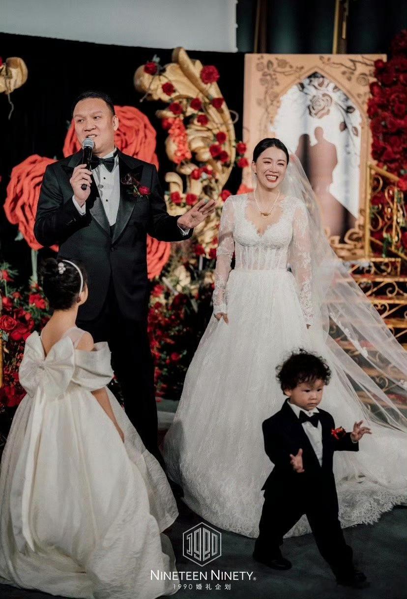 李嘉格否认嫁入豪门原来俩人是同校师兄妹啊，这缘分也太妙了！她说的一起奋斗才是实话