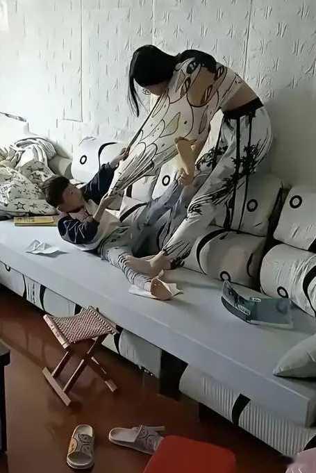 姐弟俩天天打架，早点把女儿嫁出去才行吗？ 