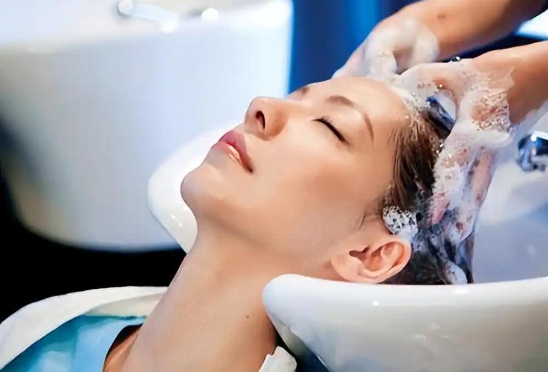 大年初一可以洗头吗？
大年初一洗头会破财？
我昨天为这事跟我妈吵翻了天

大年三