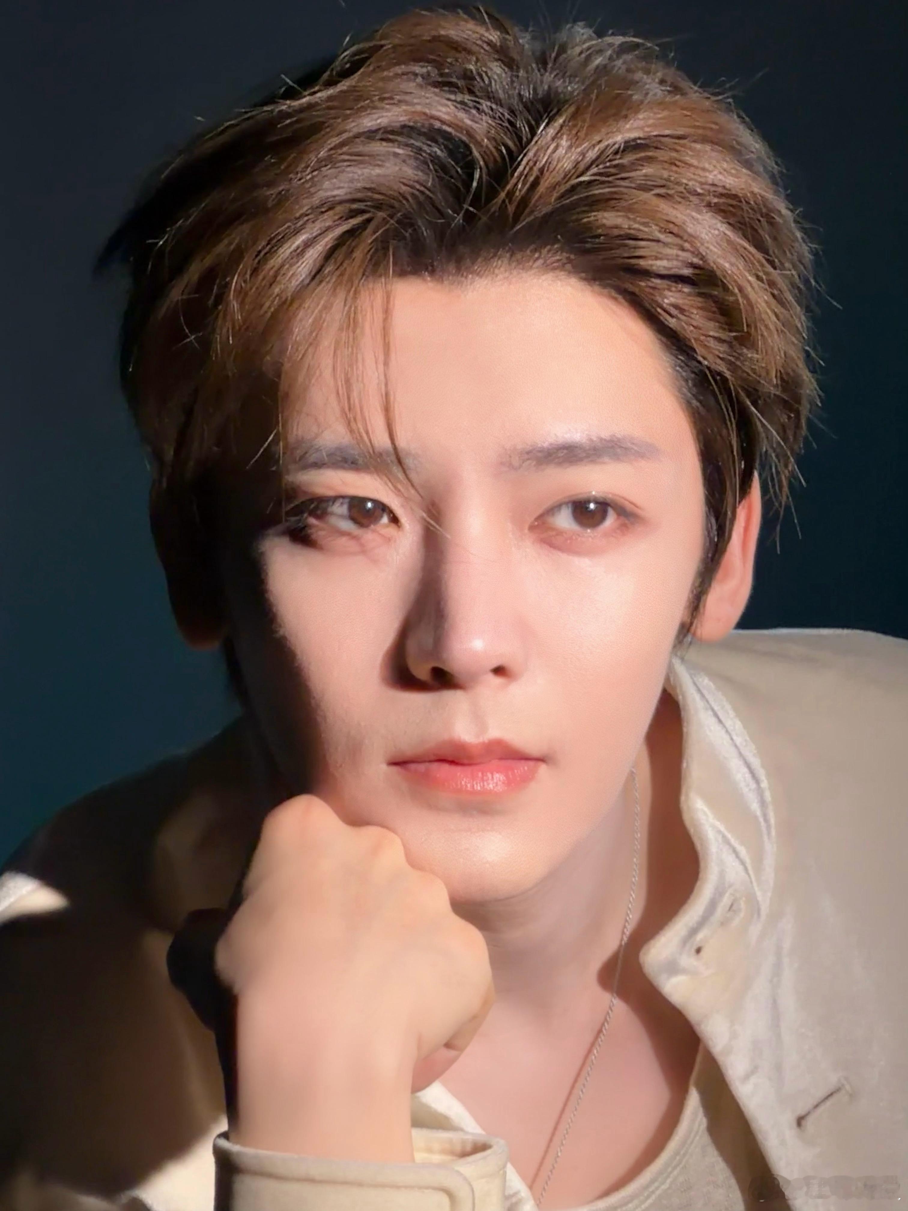 侯明昊直播侯明昊去哪了 笑不活了！侯明昊直播全程高能，和粉丝唠嗑送福利，这波宠粉