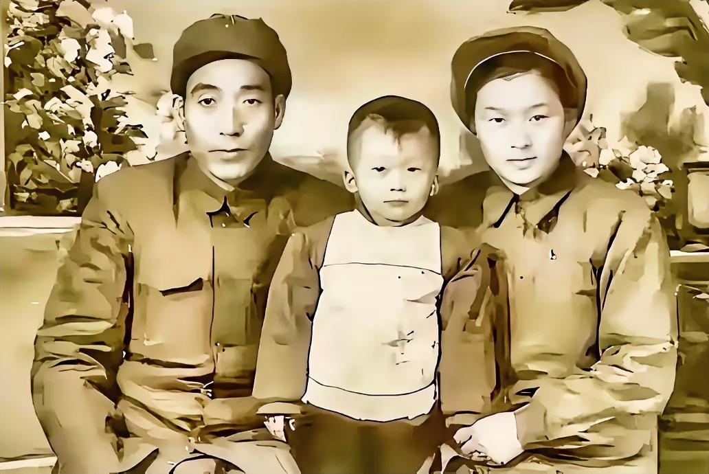 1952年，志愿军铁道兵三师师长黄振荣回国治病，给他看病的女军医周兰说，她和恋人