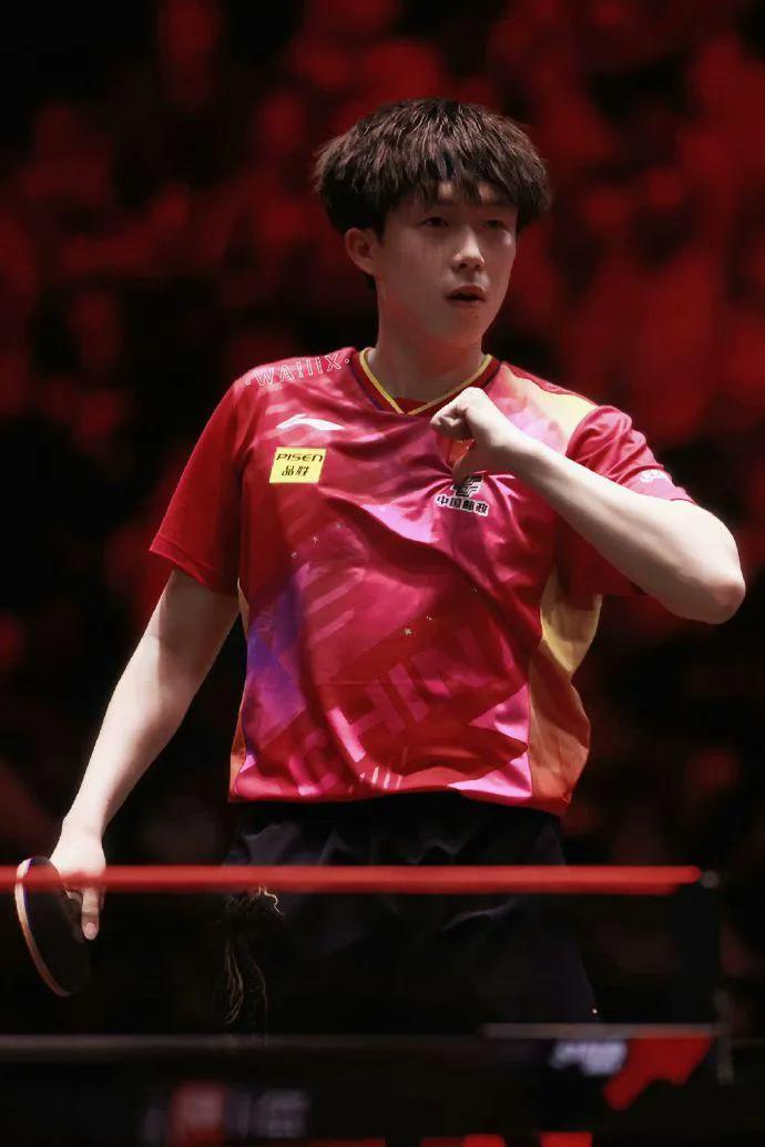 北京时间4月17日下午，国际乒联澳门单打世界杯国乒将士继续出击小组赛最终轮。男队