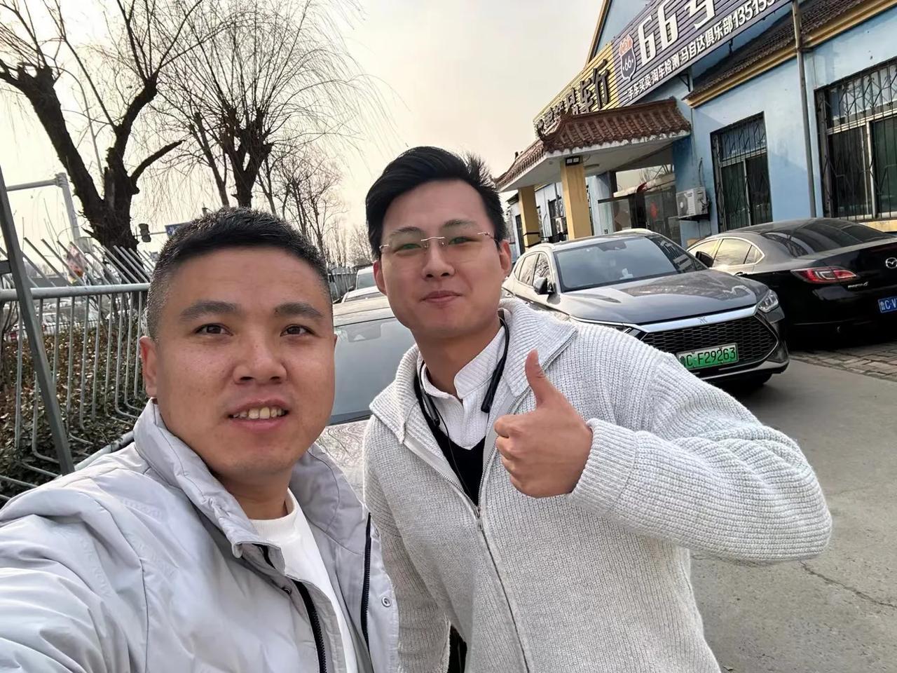 给济宁的一个小帅哥淘的旗舰君越，年龄不大，想法很多的年轻人，未来可期[碰拳]

