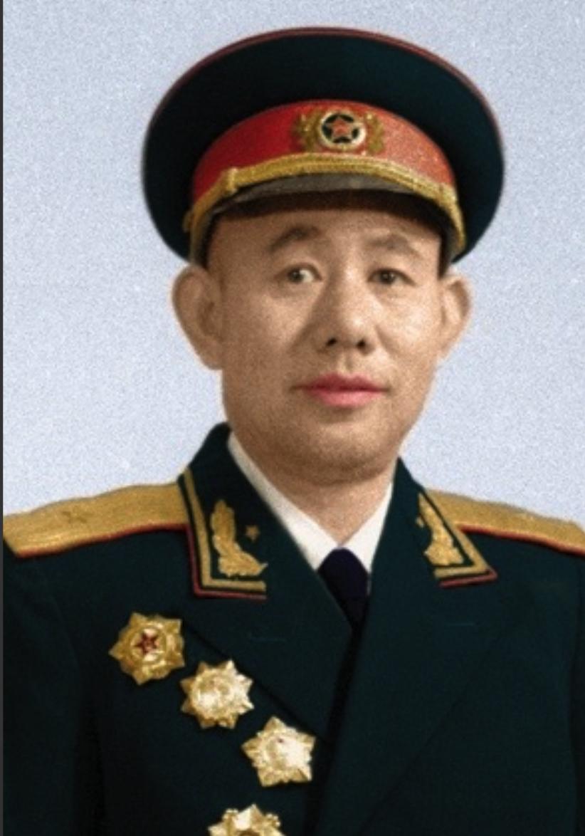 1951年，志愿军会上，彭德怀突然点名黄朝天，他心头一紧——刚违了令，等着挨批。