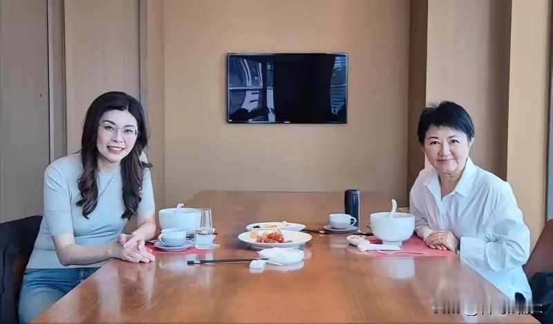 就在刚刚，国民党主席郑丽文发表声明。

5月7号，郑丽文跑到台中去找市长卢秀燕吃