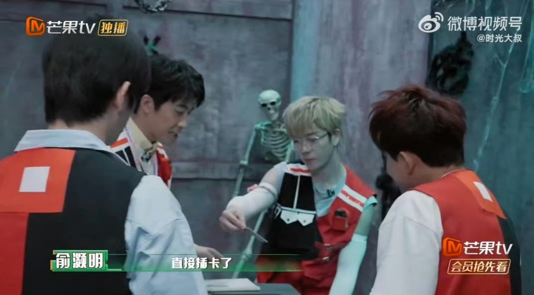 #王铮亮张远听到单线悬着的心终于死了# 任何一个人没有看过这么好笑的一幕都会伤心