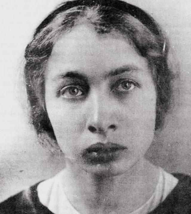 1918年，列宁遭遇刺杀，女刺客卡普兰对着他连开了三枪。很快杀手便被抓捕，而她的