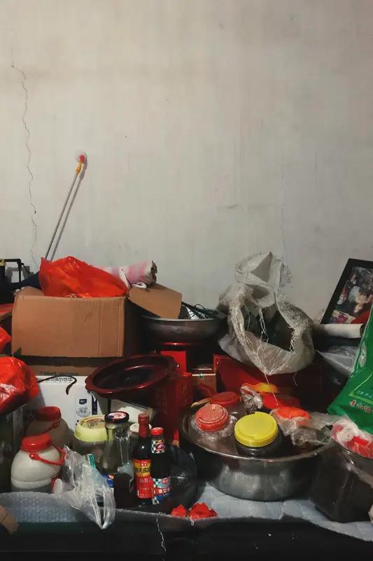 直播，真的是改变生活的一条路。就像小莉，婚后在婆婆小院直播三年，从新手变成电商达