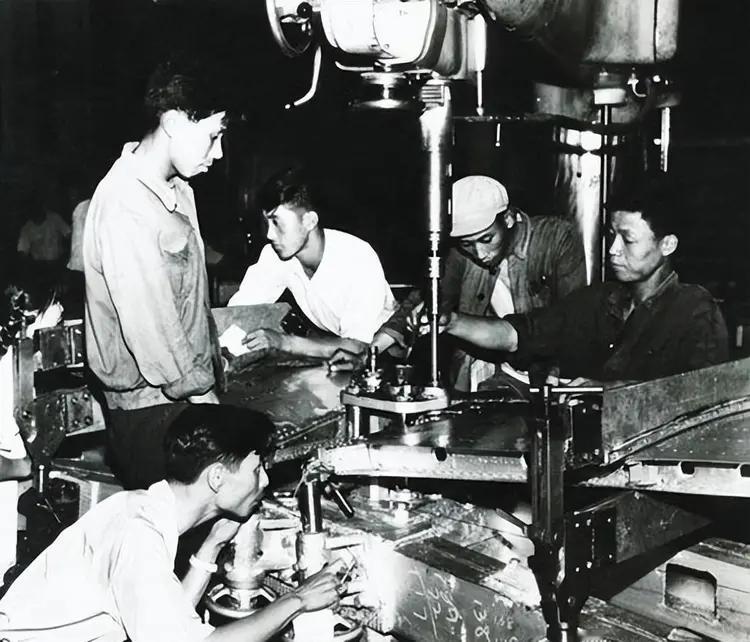 “新八级工”你知道指的是什么吗？
老八级工制度的确立
1950年，东北人民政府发