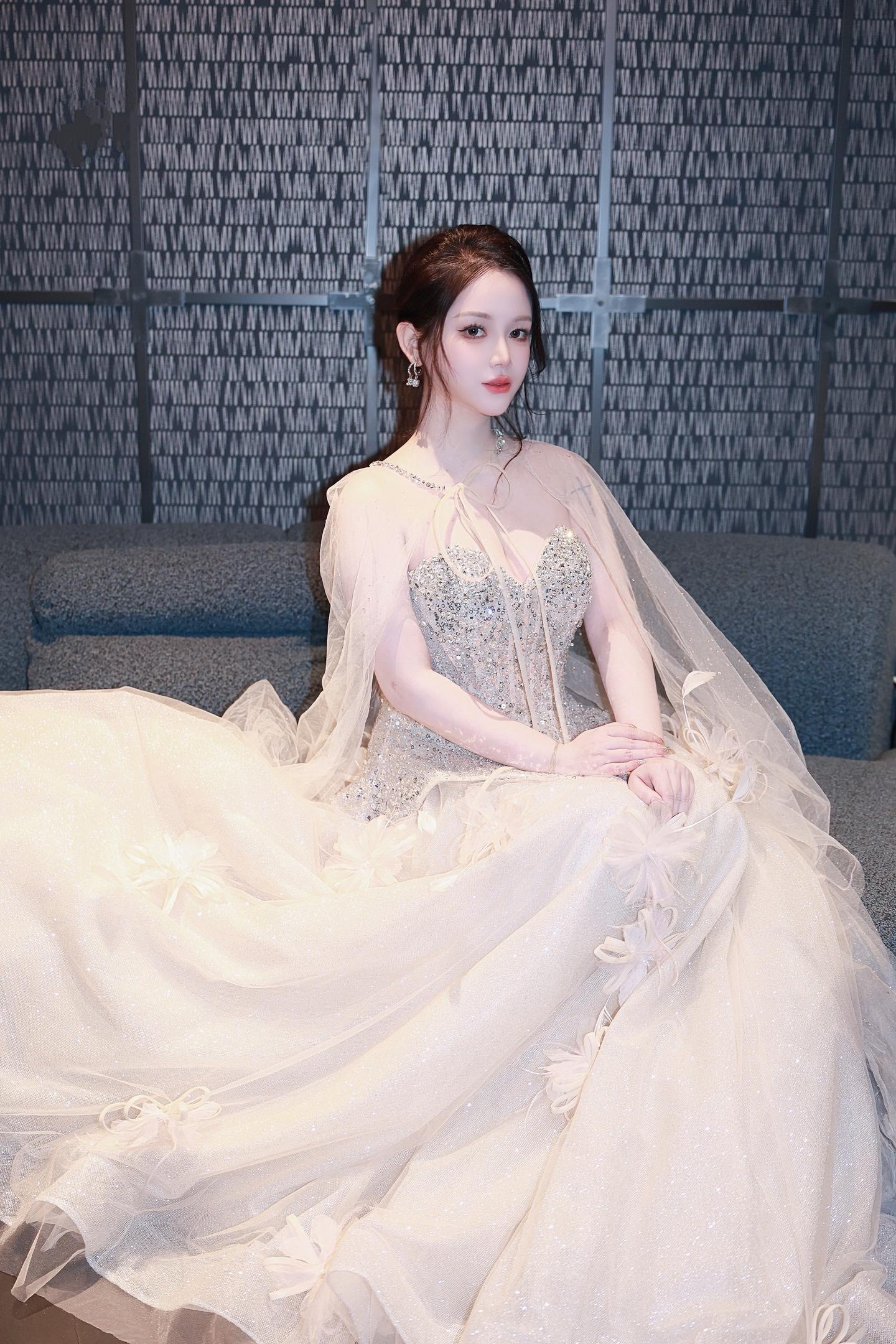 性感美女 女神降临 晨光珠宝