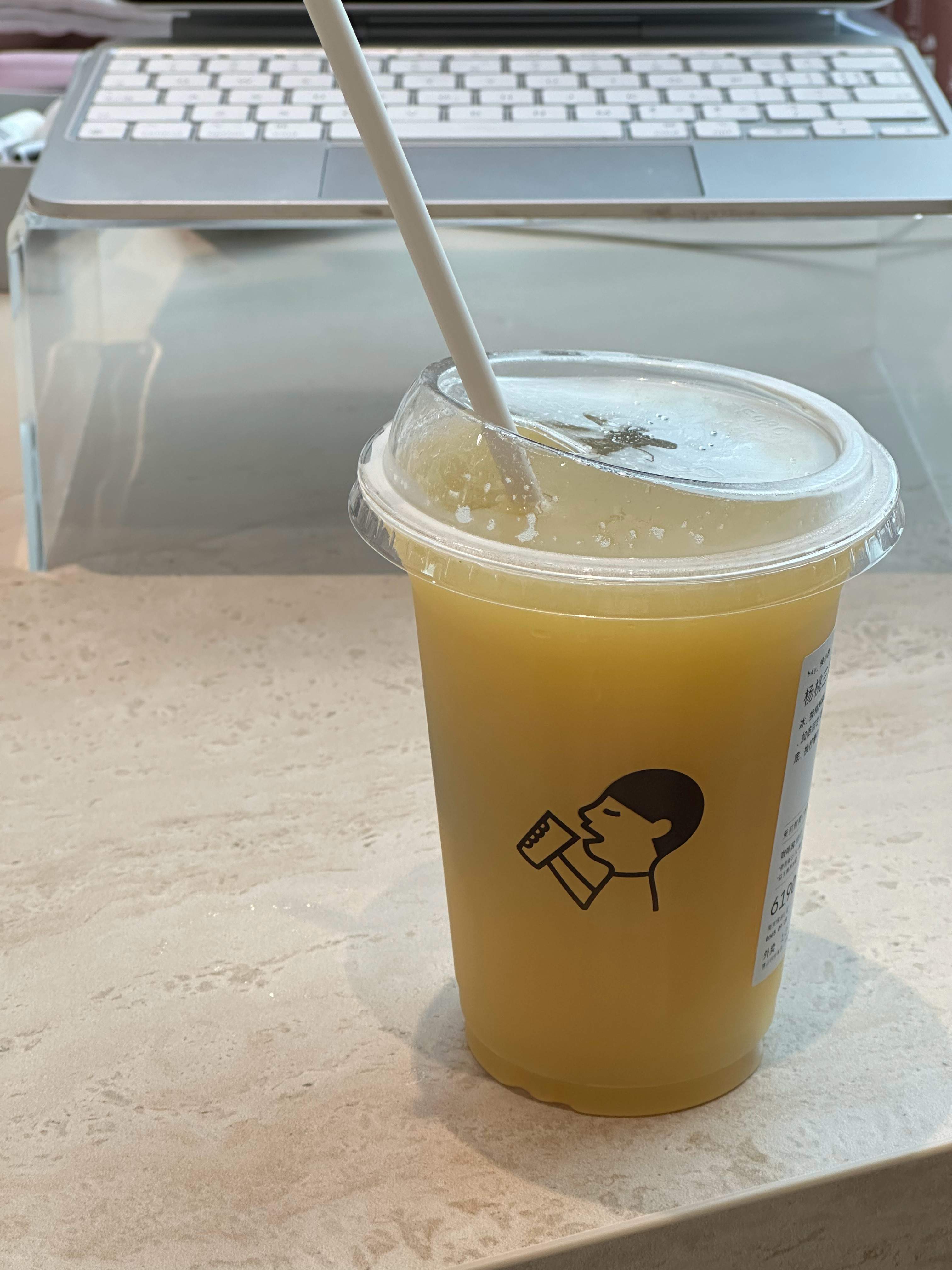 美滋滋的喝上了 开始选下场服饰场的品了这次一定多给大家挑带袖子的美衣