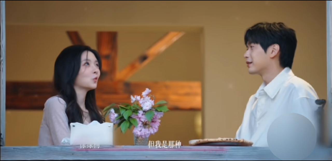 周佑凌这男的，眼光是真的准啊，有点玄学在身上。
他一眼从人群里挑中柳柳，那时候柳