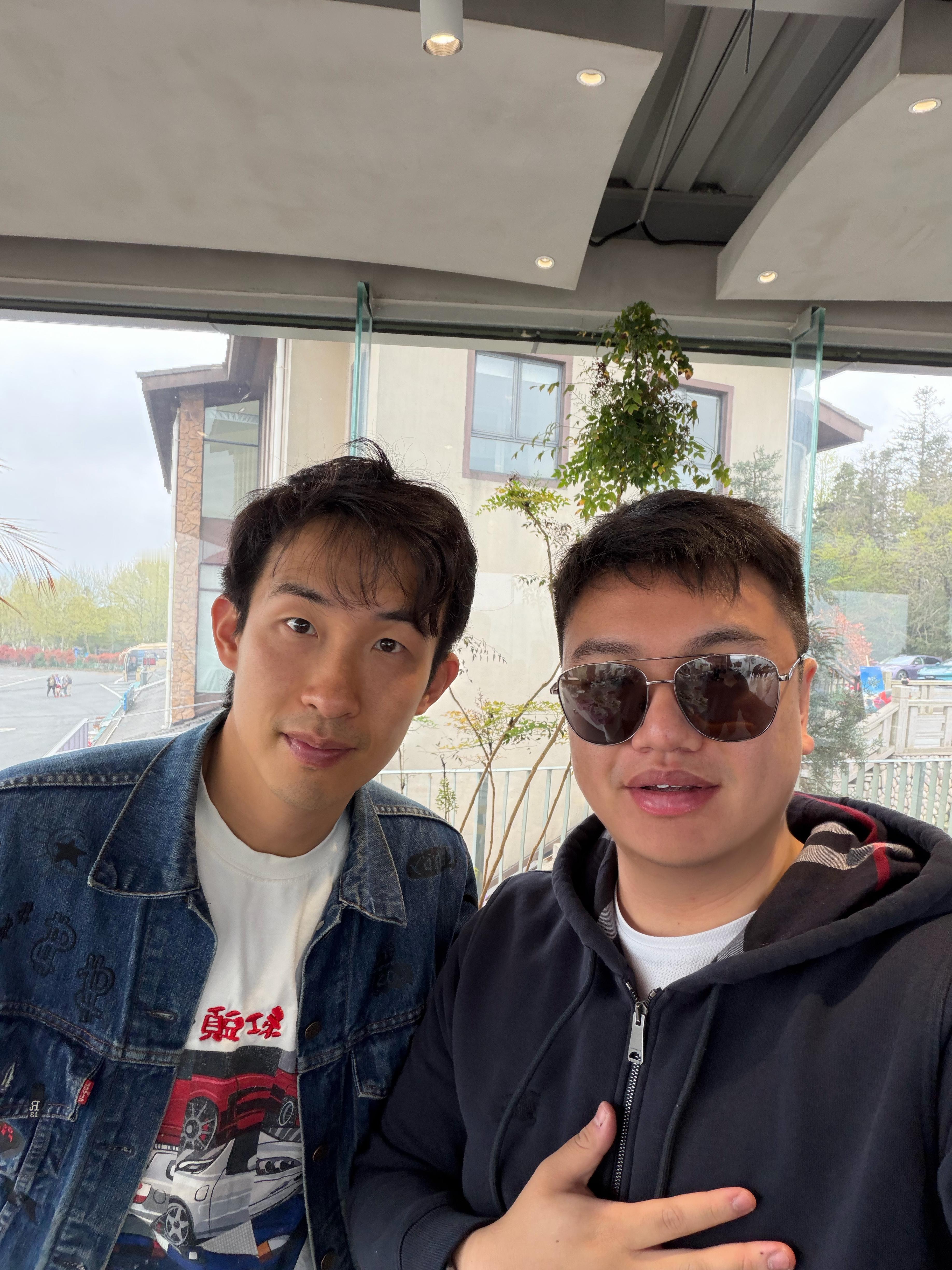 B站三巨神尚界Z7活动来的都是顶级大V。 我瑟瑟发抖。合上影了真开心