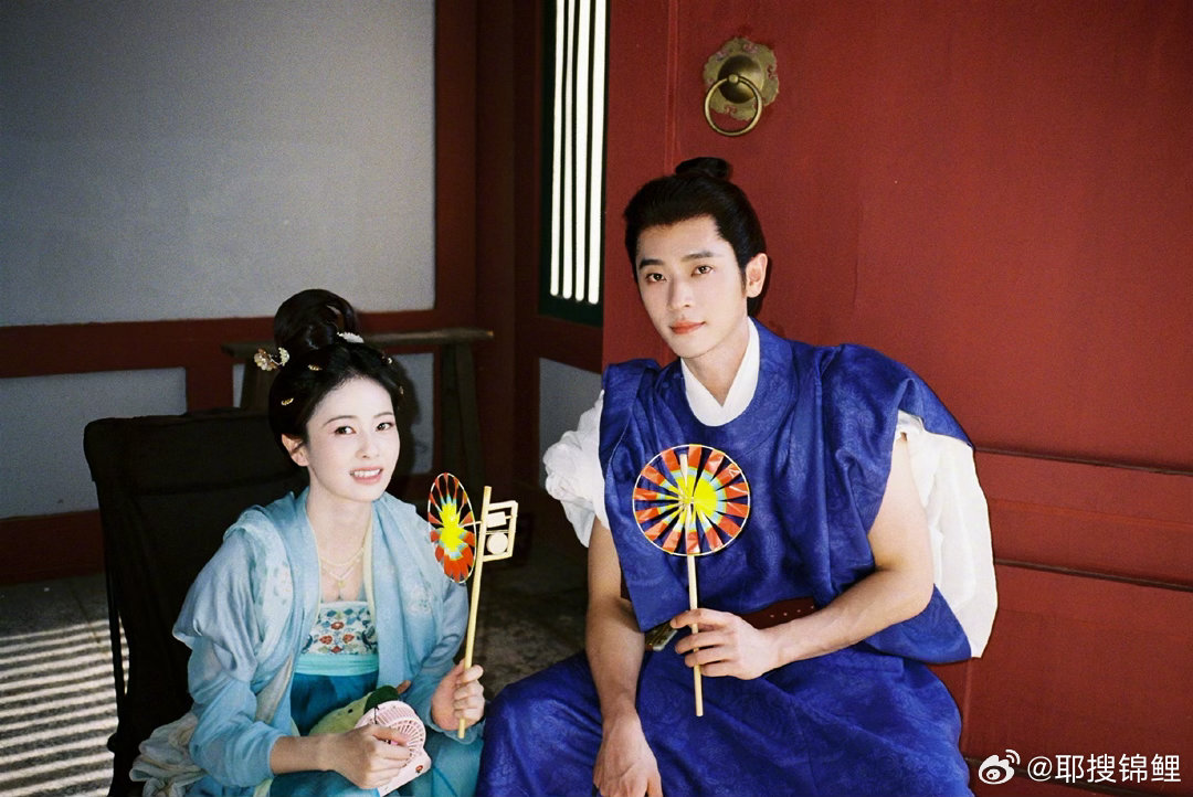 白鹿把叶璃的复杂层次演绎得淋漓尽致，丞磊精准拿捏墨修尧隐忍温柔的内核，二人同框氛