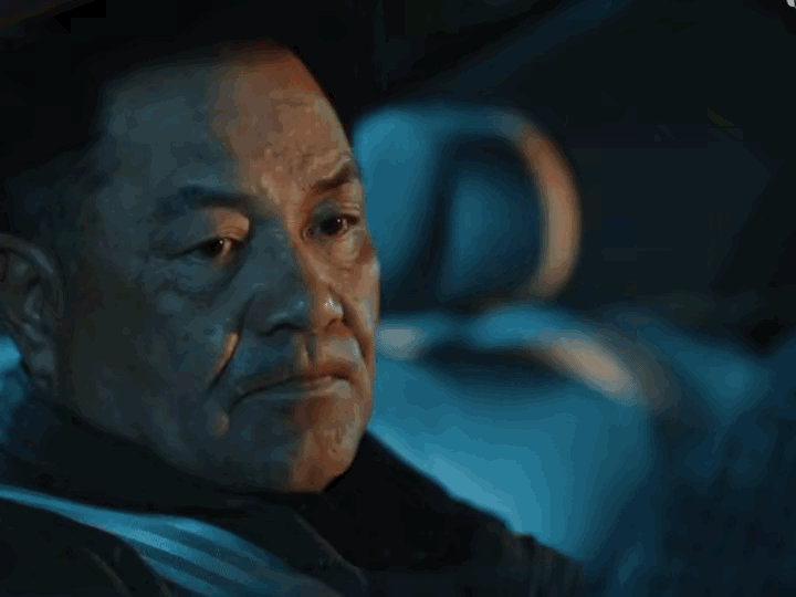 《利剑玫瑰》23集预告，尹副主任坐的车被大货车撞了！当时车上坐着两个人，一个人是