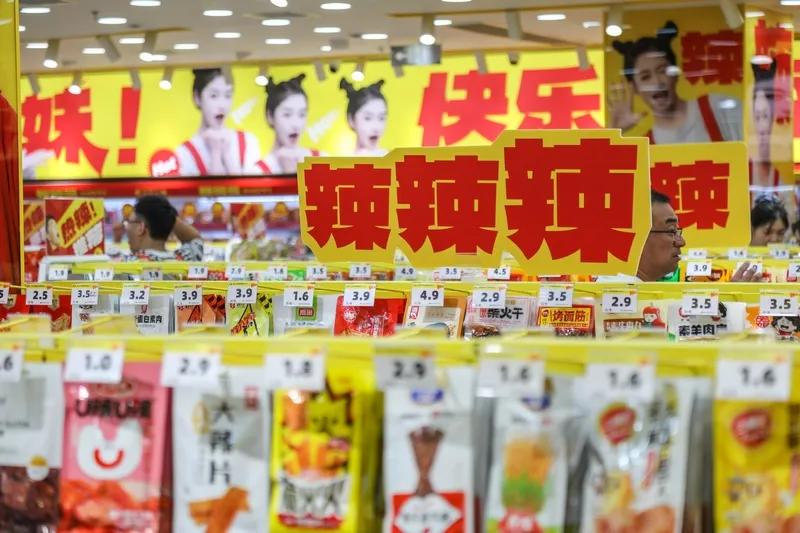 有没有人跟我一样，现在长大了，还依然很喜欢吃零食，垃圾食品，感觉边看电视边吃这些