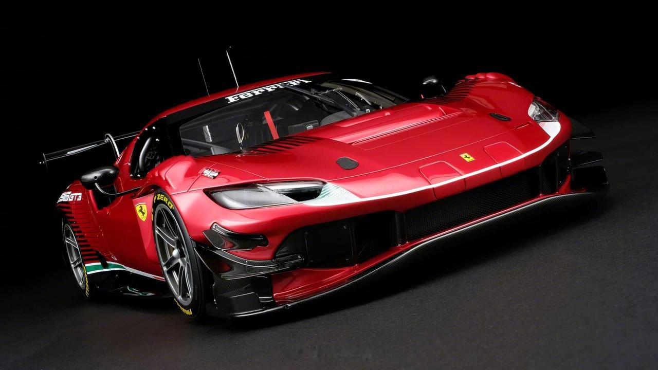 #法拉利# 296 GT3 1:8车模
官方标价为18090美元，约合人民币12