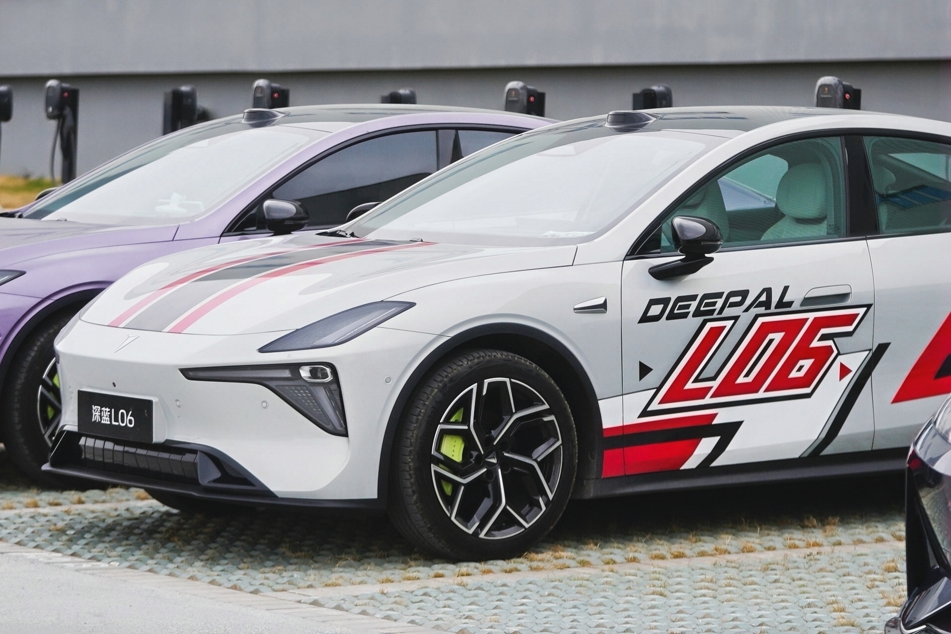 智造硬核底蕴，解码技术实力！在深蓝L06跑山之王驾控训练营的活动中，深蓝L06车