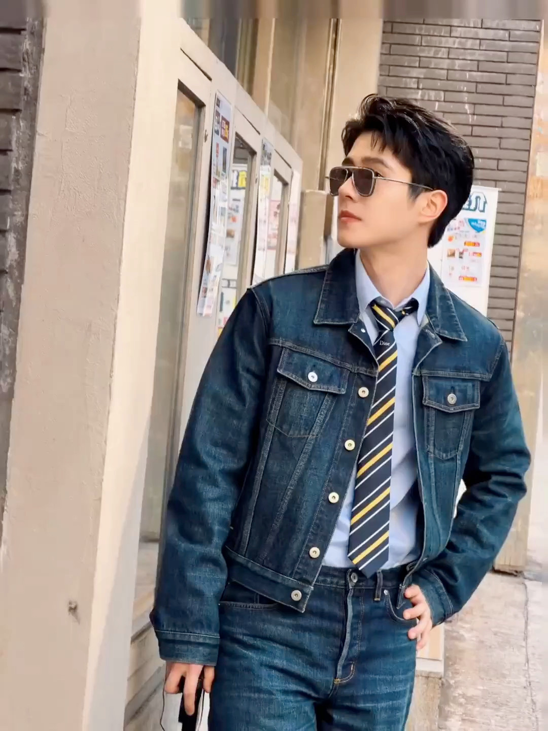 刘昊然 in 𝗛𝗼𝗻𝗴 𝗞𝗼𝗻𝗴，港风靓仔出街 