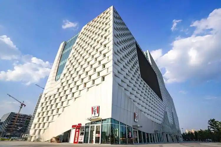 入职肯德基，别问我在哪儿上班，问我在哪家世界500强上班！
 
近日，洛阳科技职