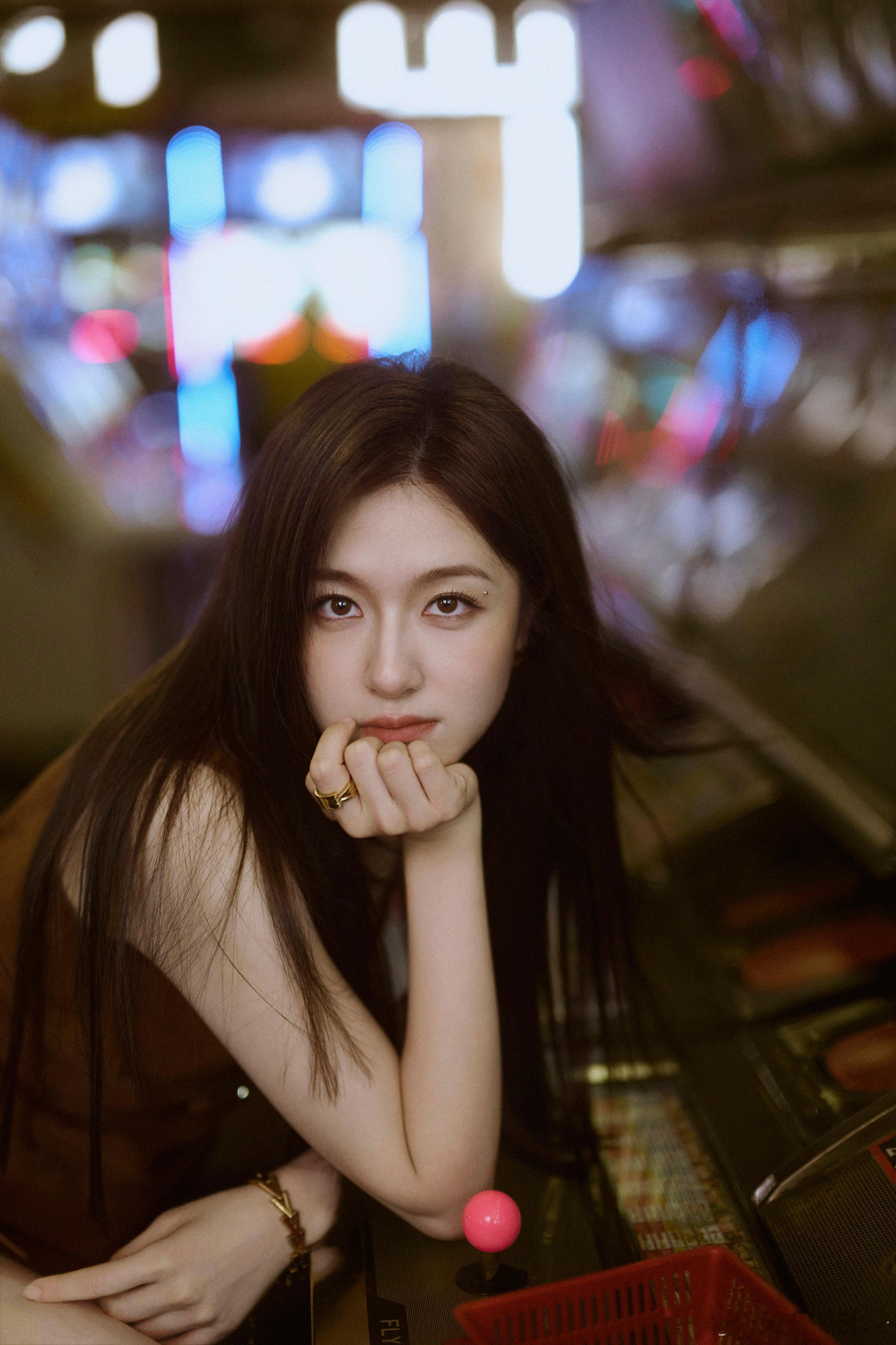 给兰迪画的摩卡慕斯妆容 李兰迪[超话]李兰迪 化妆：Hauie-樊浩 ​​​