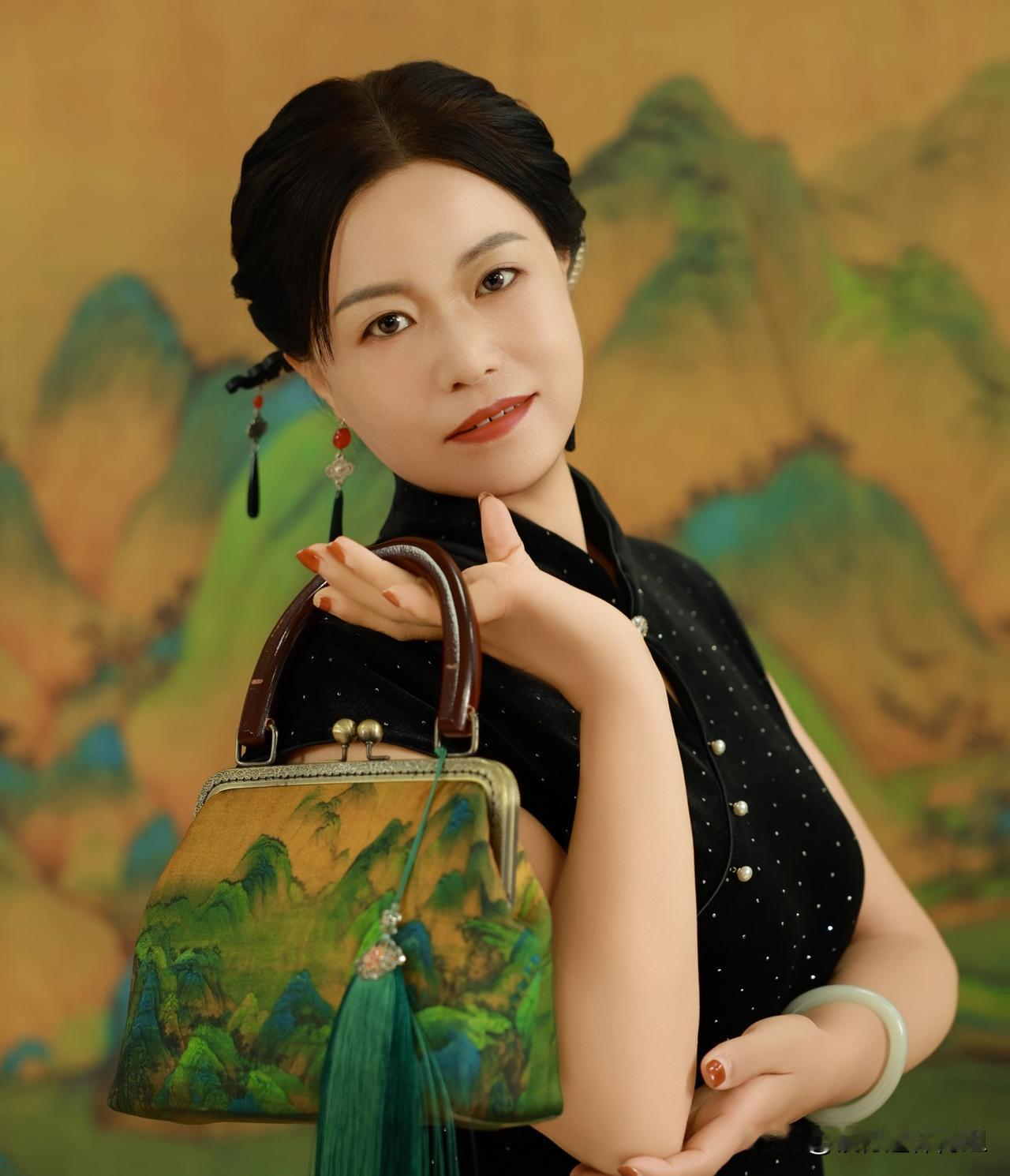 有钱人和普通人的核心差距根本不在智商，也不在运气和学历，而在思维方式。

走在街