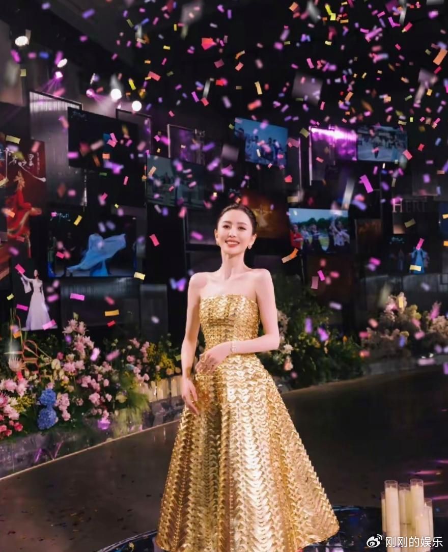 佟丽娅，高调发文！8月8日，佟丽娅，冲上热搜。这一次，不是因为陈思诚，而是她在社