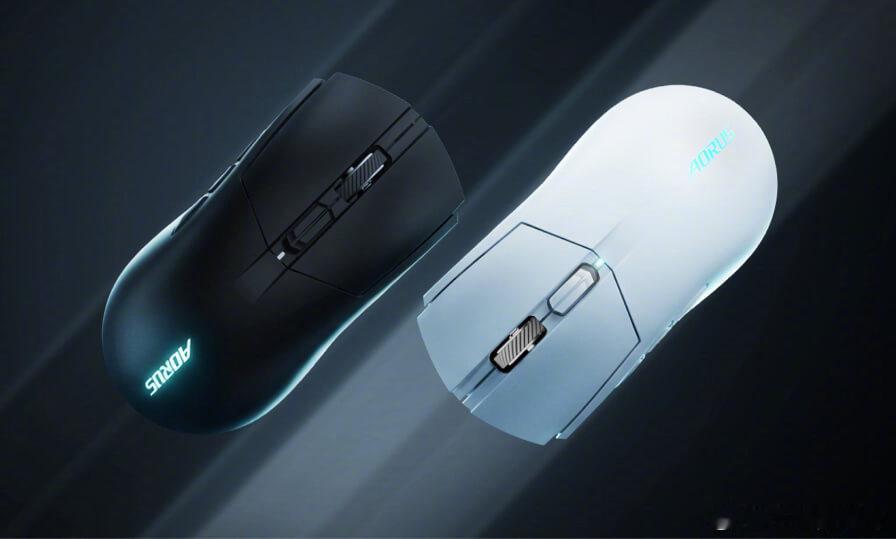 豆包给我吃了一颗死心丸【技嘉带来 AORUS INFINITY 键鼠机箱，还有 