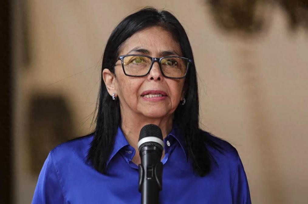 正当所有人把目光聚焦在中东战事时，大洋彼岸的委内瑞拉又有了新的情况。

新总统罗