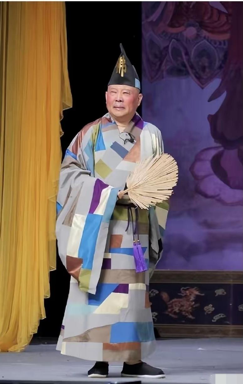这个人，估计目前没有谁动得了他！这也是他嚣张的底气所在！
你看韩胖子闹那么大都没
