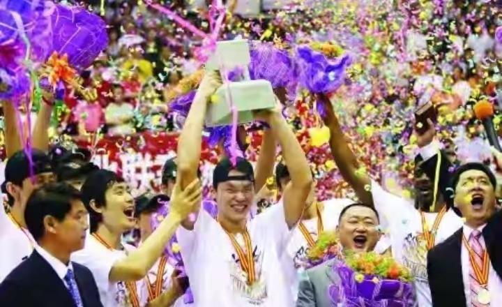 走了都走了杜峰謝謝你幫助廣東拿下三連冠、少傑謝謝你幫助廣東撐起內線、杜潤旺謝謝你