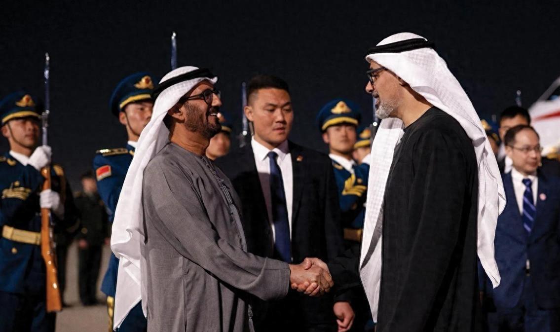 4月19日，当阿曼湾的第一声炮火撕裂海平面的宁静，很多人还没意识到，旧时代的中东