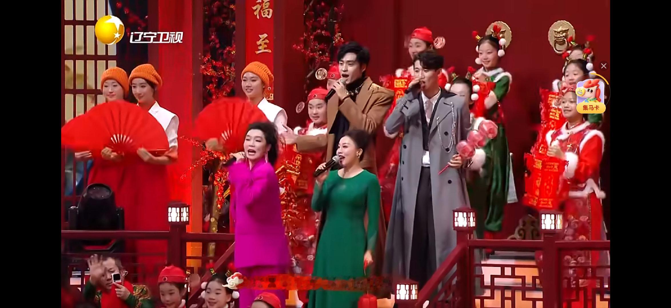 辽宁春晚尽显北方豪迈鲜衣怒马少年时！这开场歌舞看得人热血沸腾，北方的豪迈果然名不