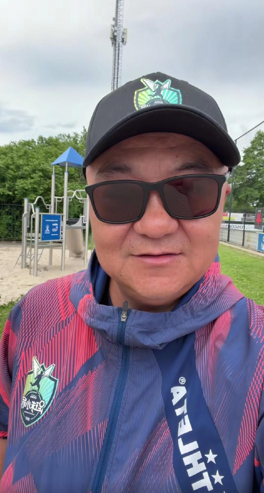 中国2026最佳足球教练员董路，没有之一，他带领着足球小将，在欧洲的赛场上大杀四