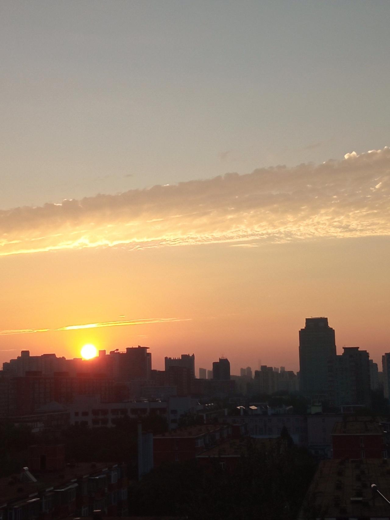 做自媒体不为火，就为让心里的碎碎念有个家

以前总把带娃的鸡飞狗跳、做饭翻车写成